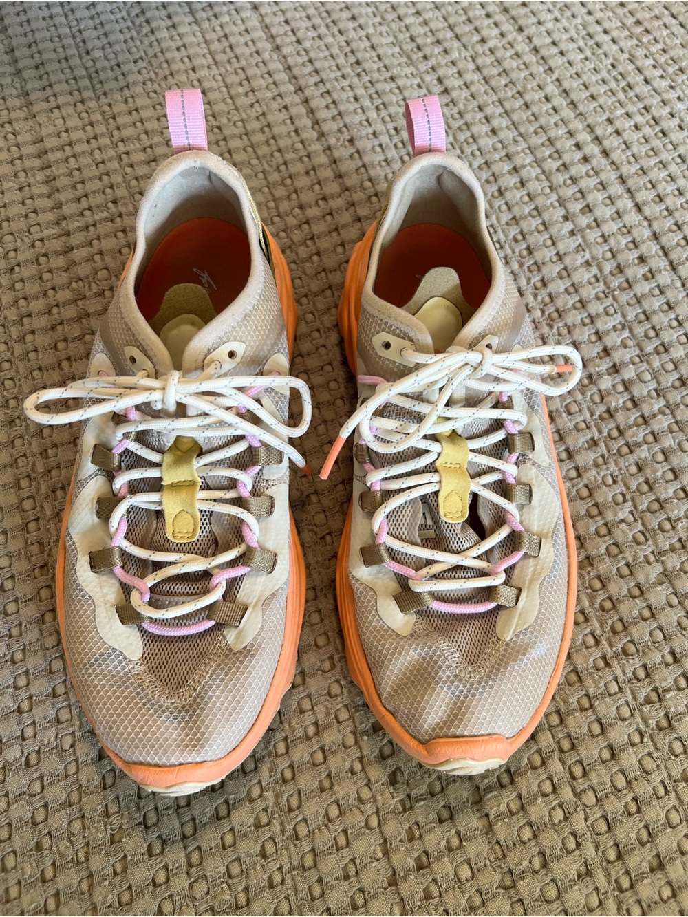 Sorel Kinetic Impact Lace Sneakers Women’s Size 9 Cream Coral Walking Shoes